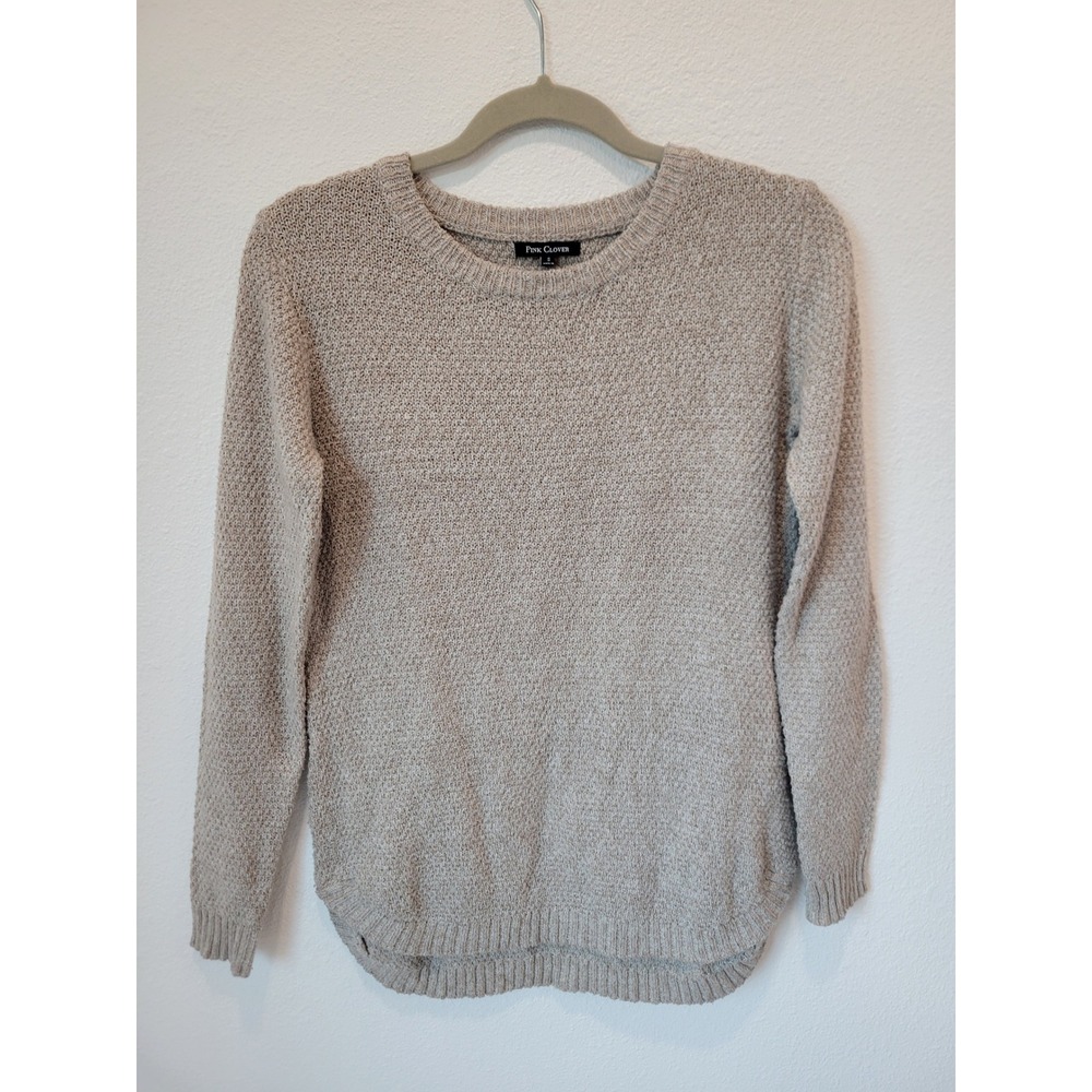 Pink Clover Rounded Hem Beige Sweater – Women's Small